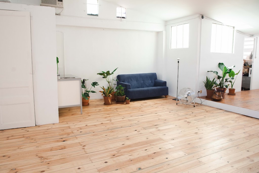 Bronsa - Navakarana Yoga Studio Eixample