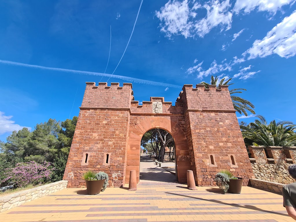 Portada principal del castell de Castelldefels