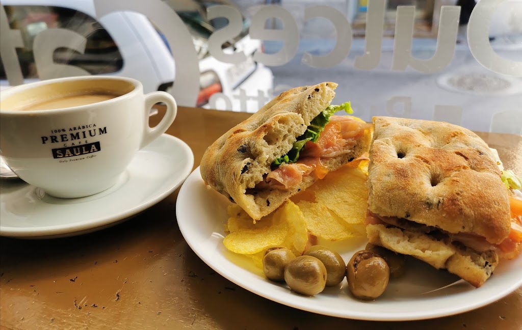 Ristretto Cafe — Comida y bebida