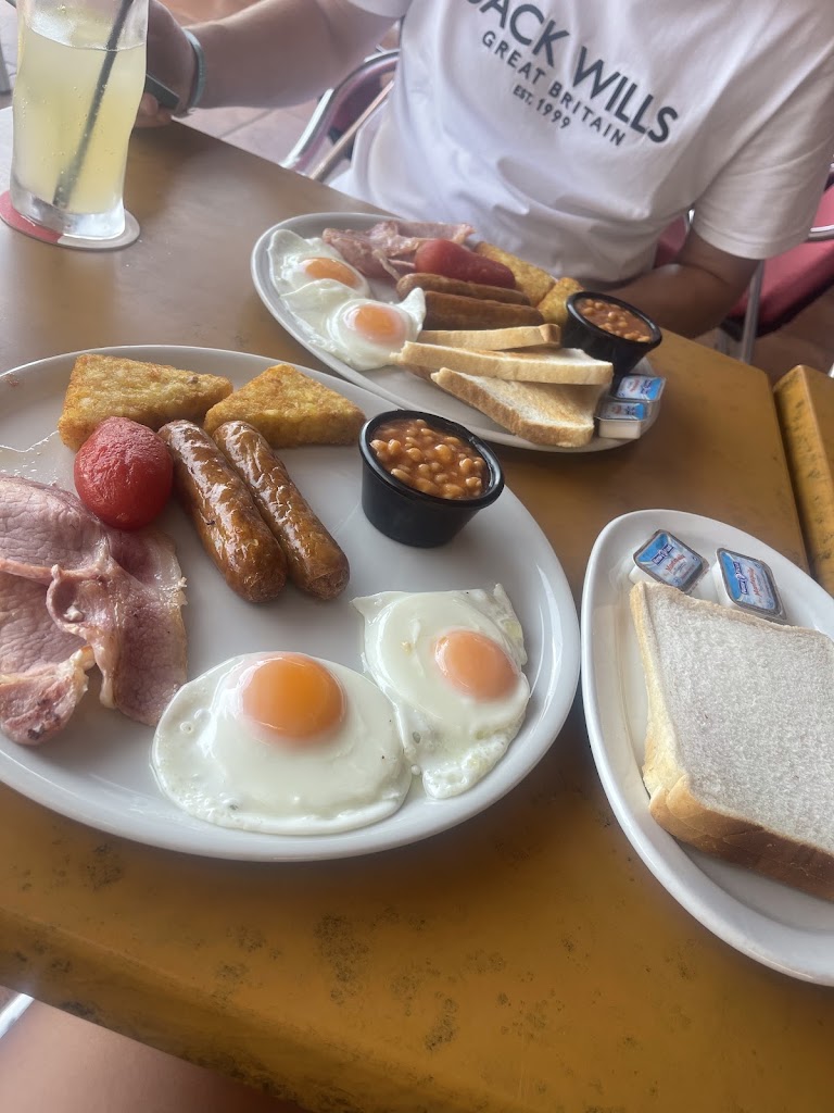 The Queen Vic — Comida y bebida