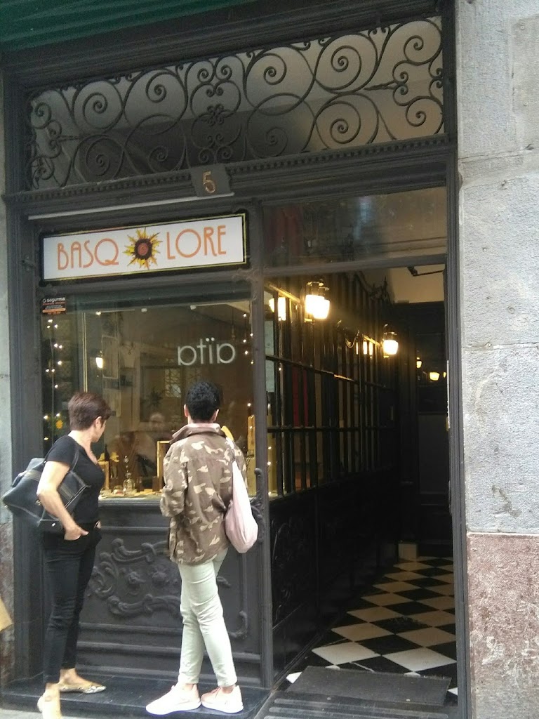 BASQ LORE - Bisuteria y souvenirs