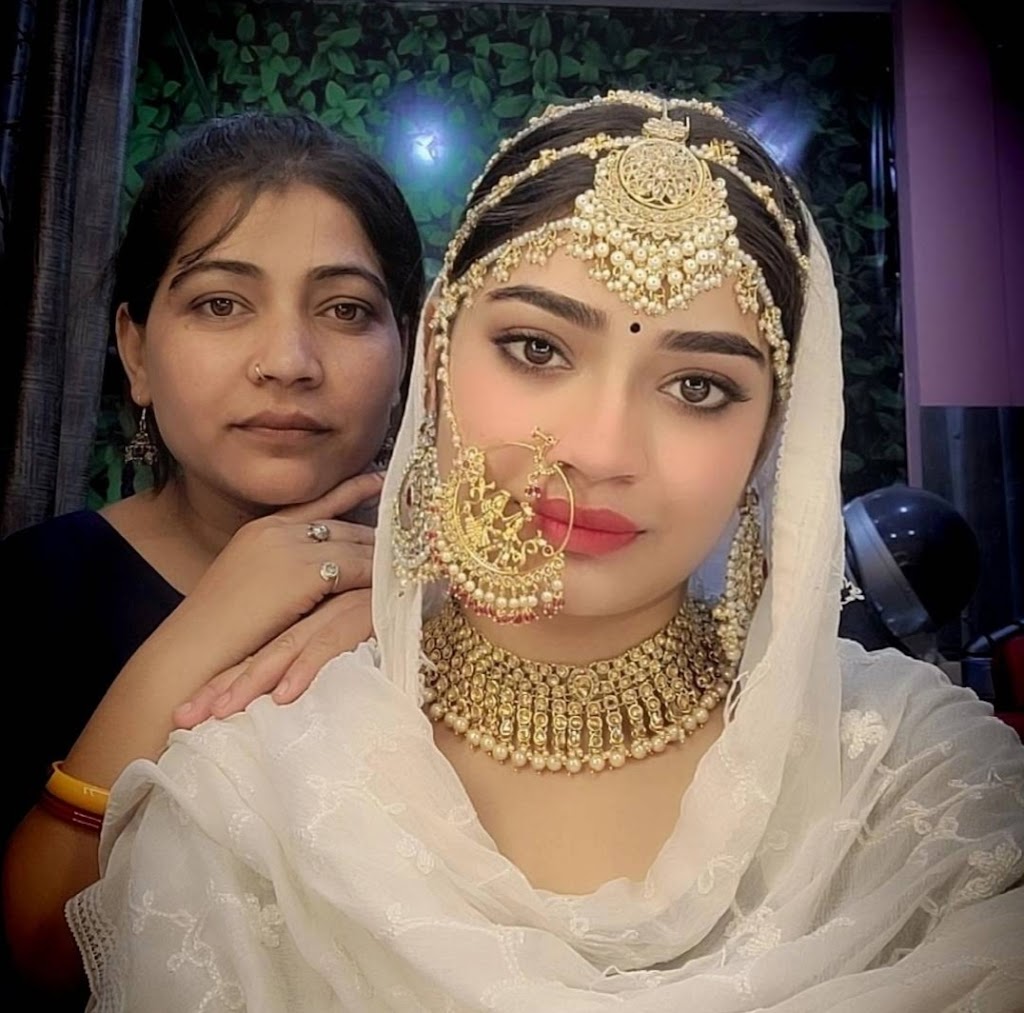 Google Makeover Beauty Parlour Salon