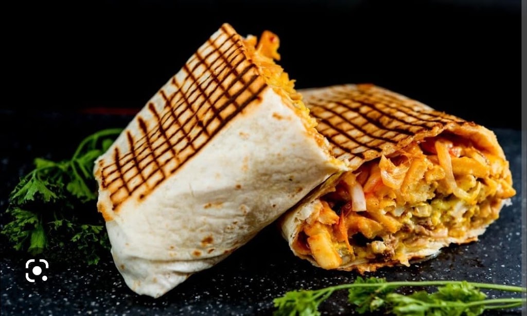 Sun Sea Doner Kebab Pizzeria — Comida y bebida