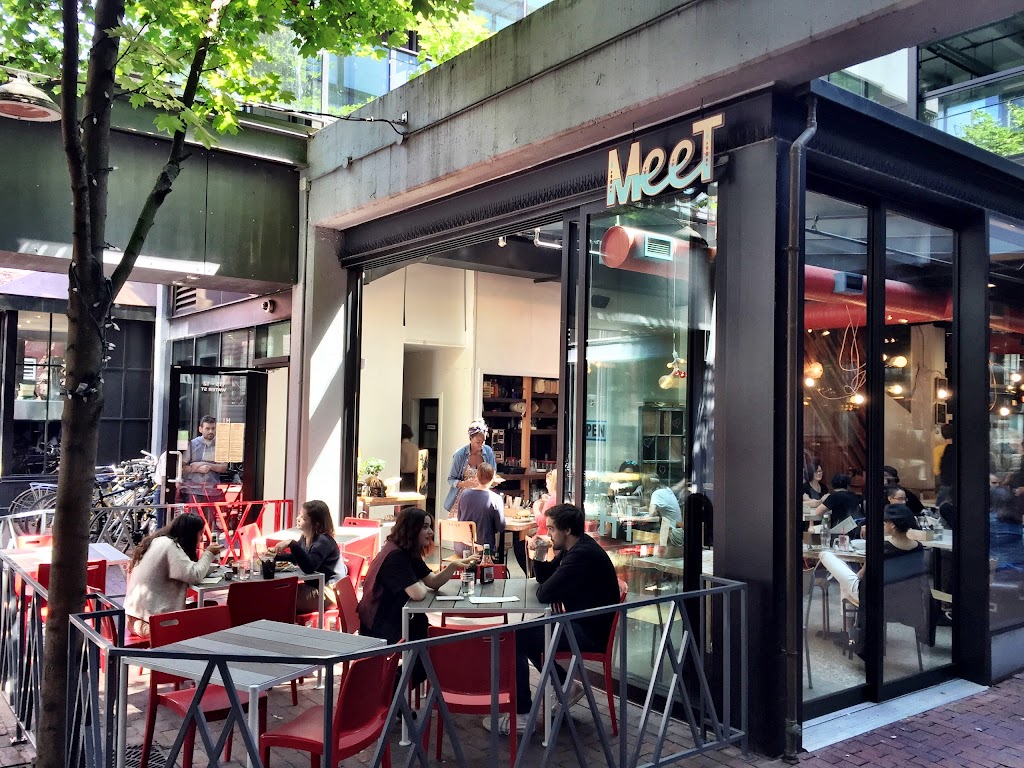 MeeT in Gastown in Vancouver