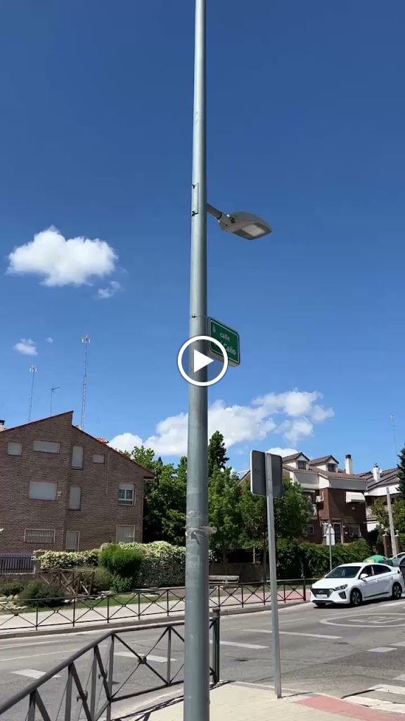 Escuela Oficial de Idiomas de las Rozas — Del propietario