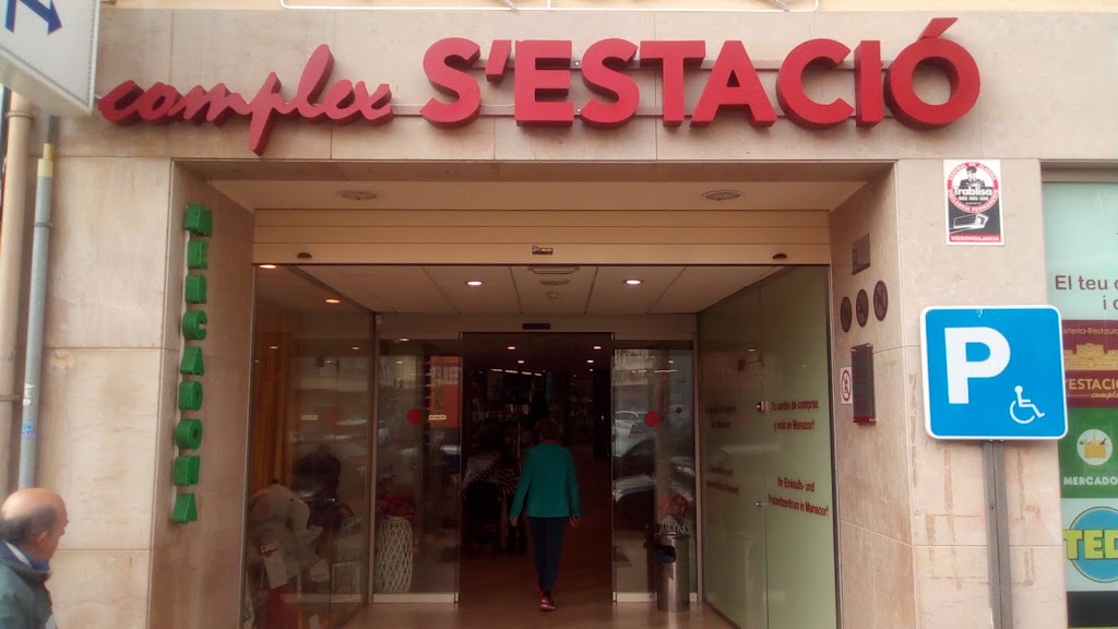Peluqueria Estacio Sonia Massanet — Exterior