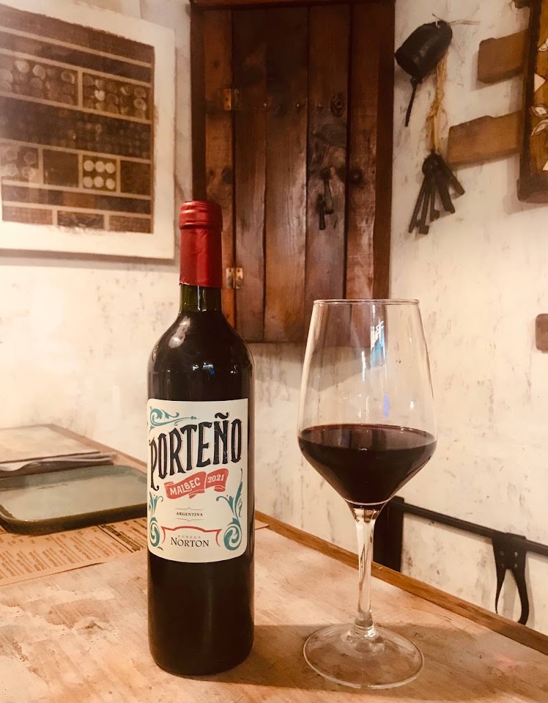 Restaurante Sur — Comida y bebida