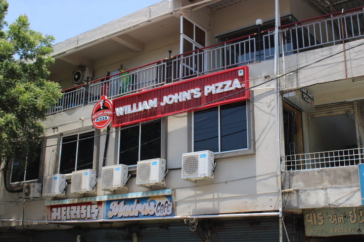 William John S Pizza Best Fast Food Restaurant Restaurant Pizza Restaurant In Gondal