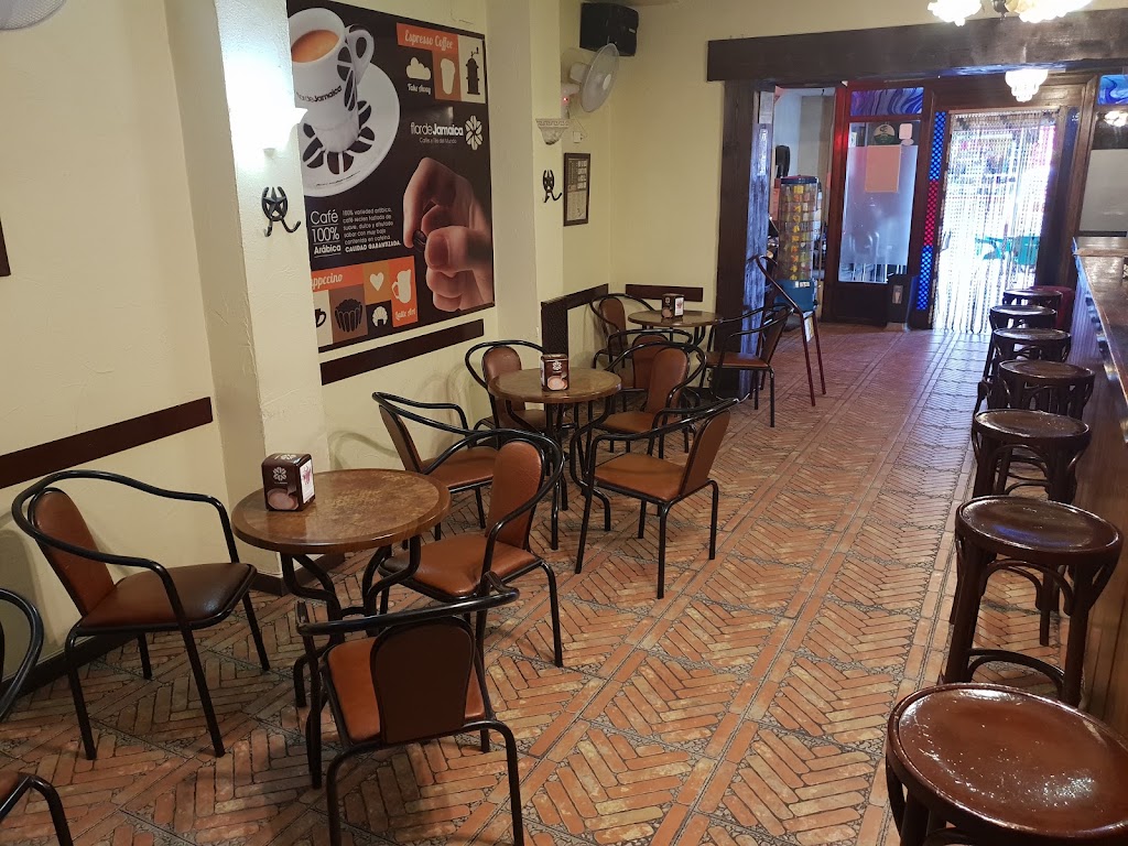 Cafeteria J&M — Ambiente