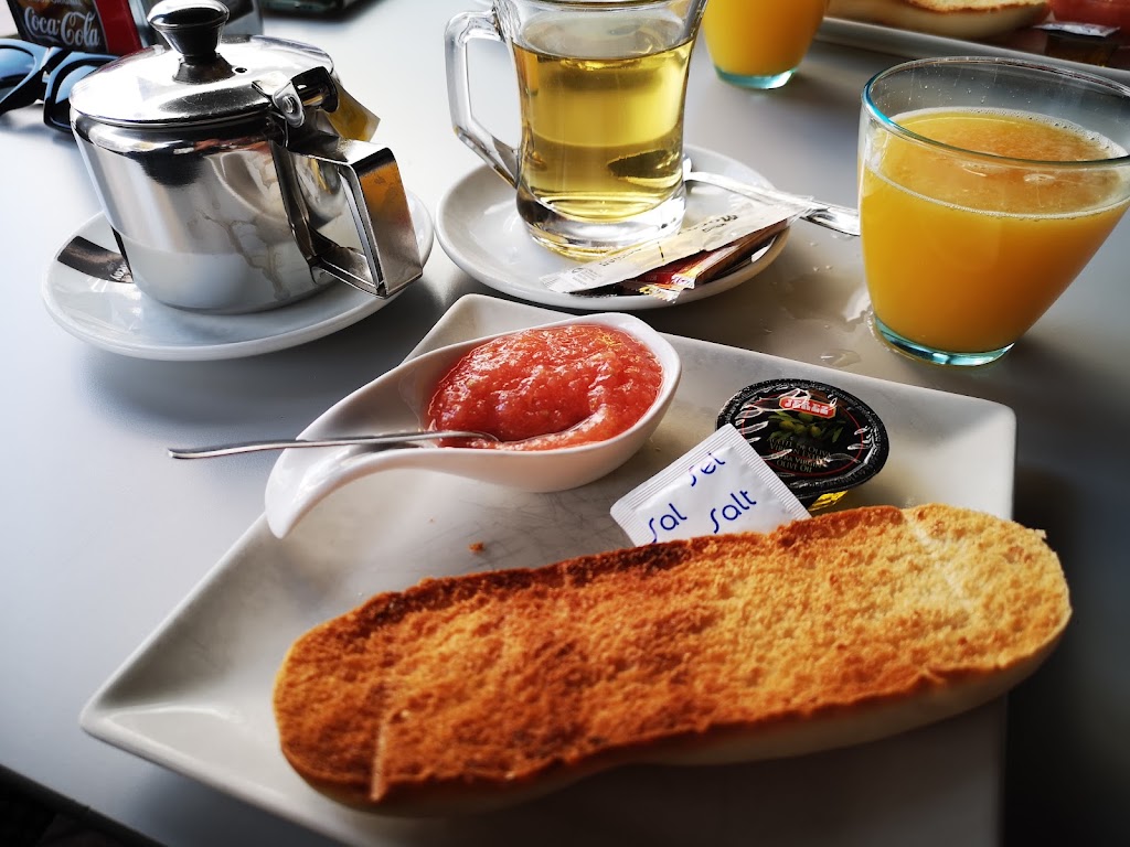 Bar Tato — Comida y bebida
