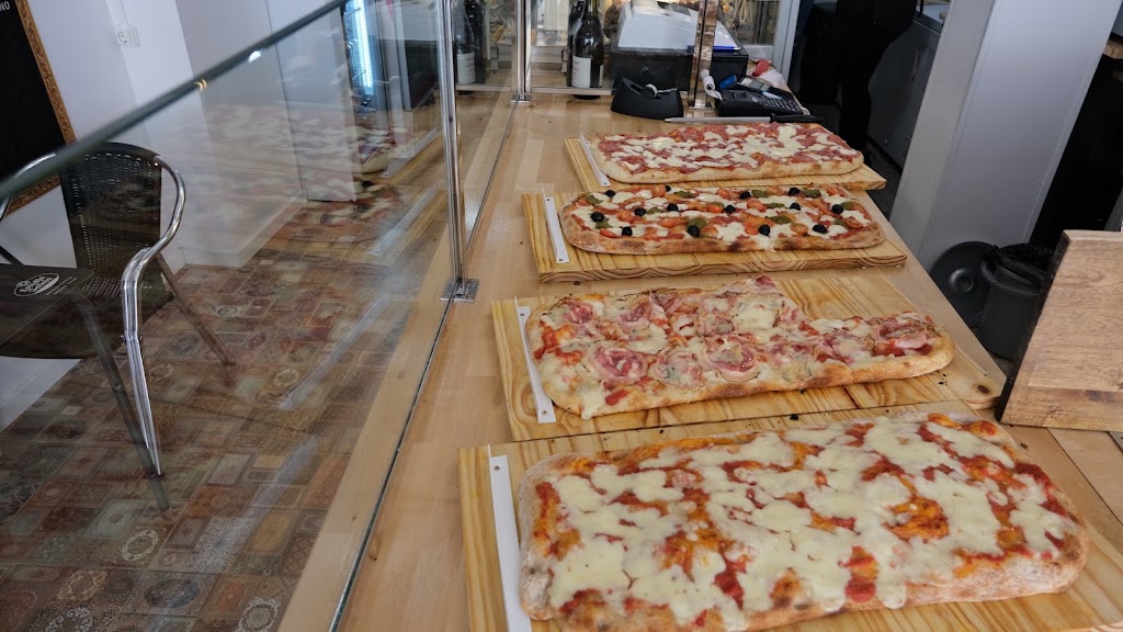 Pizzeria 011 Italia — Pizza