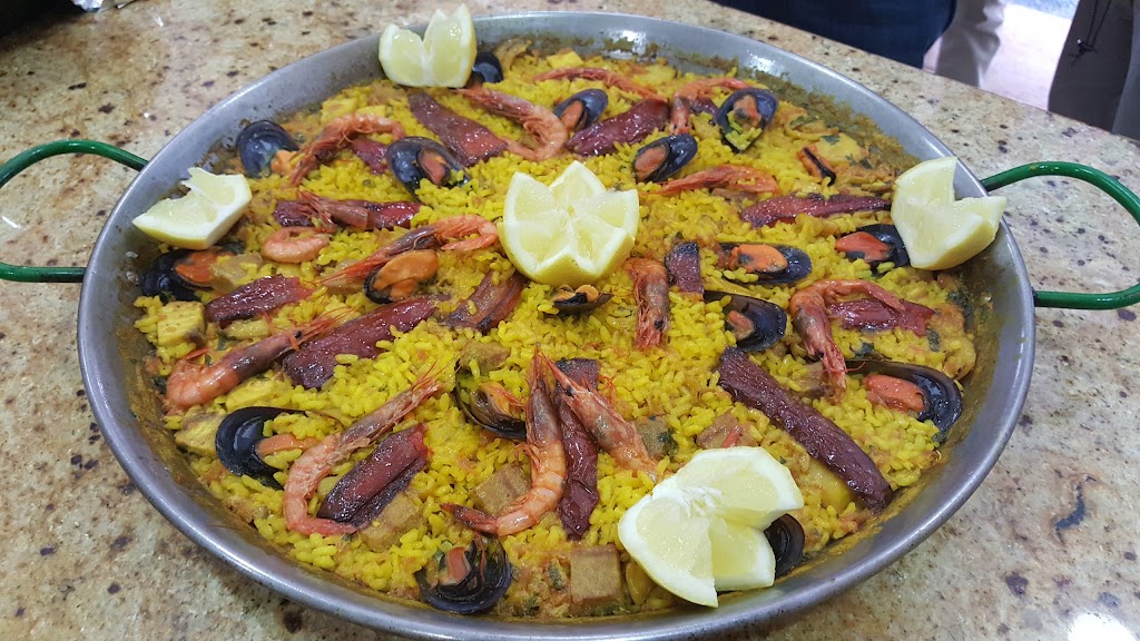 El Pollo Oriolano — Comida y bebida