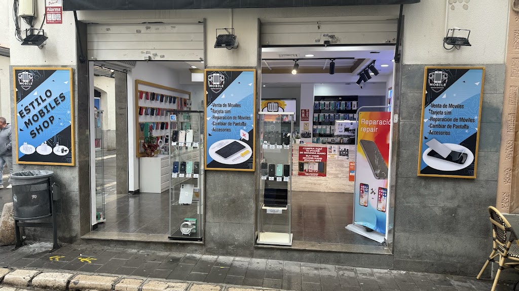 Estilo Mobiles Shop — Exterior