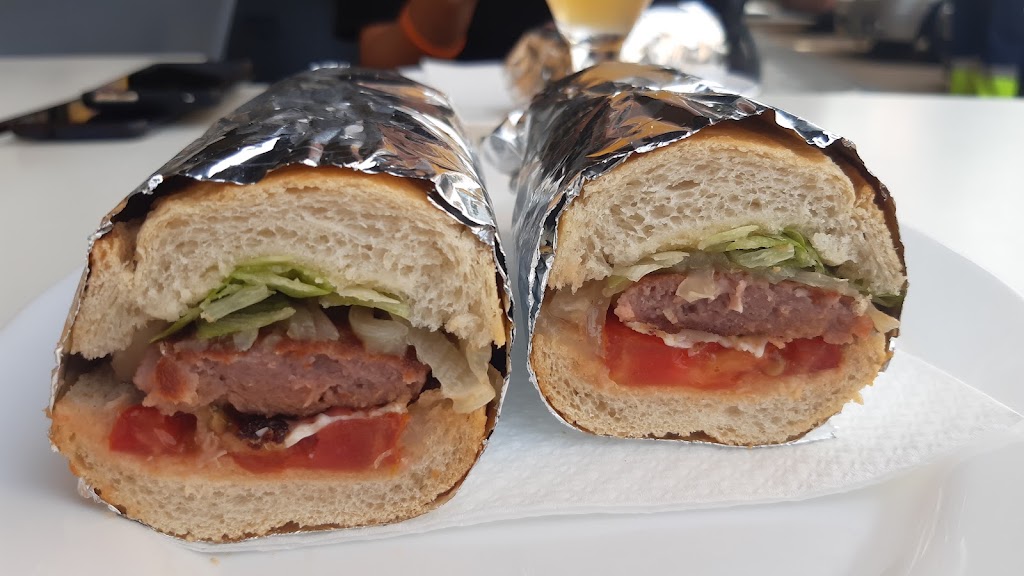 Las Brujas Bar — Comida y bebida