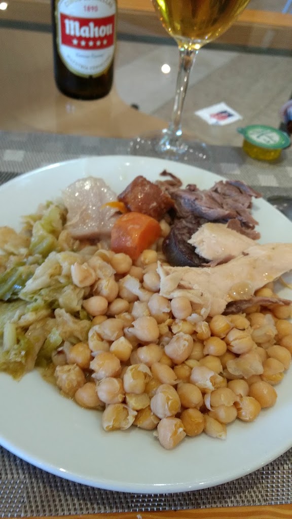 Centro De Mayores — Comida y bebida