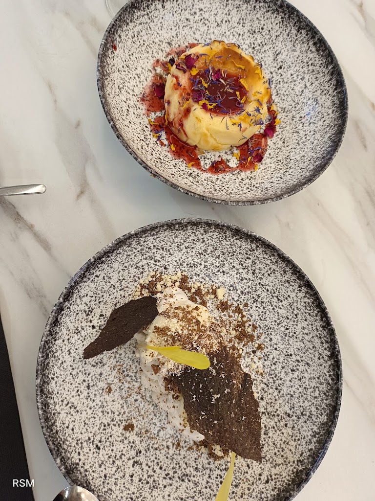 Restaurante No3 — Comida y bebida