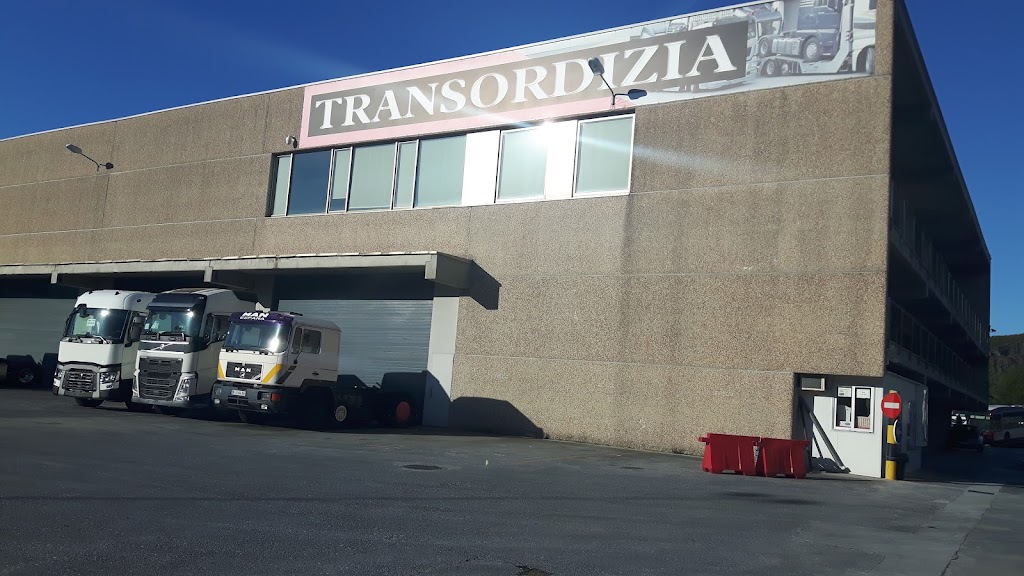 Estacion de Servicio Valcarce Irun Zaisa III — Exterior