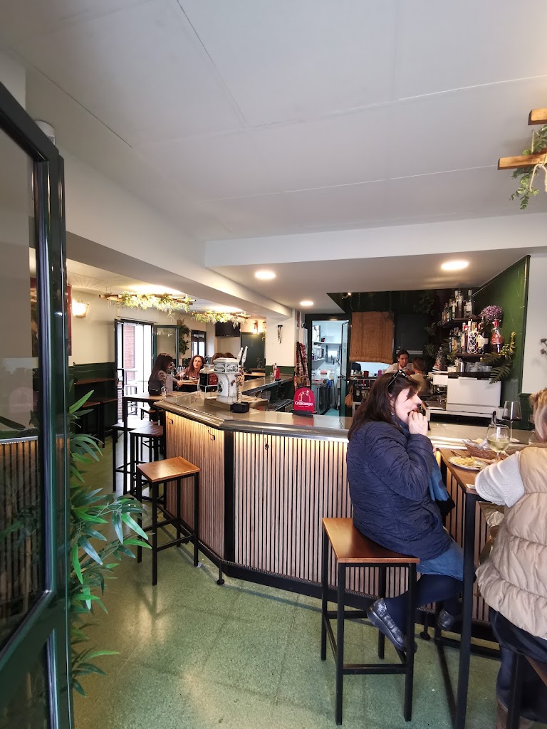 Taberna Pelos Tiesos — Bar