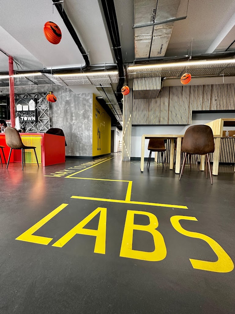 ENGLISH IN TOWN - Academia de Ingles en Rivas