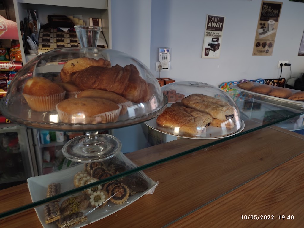 El Albergue — Comida y bebida