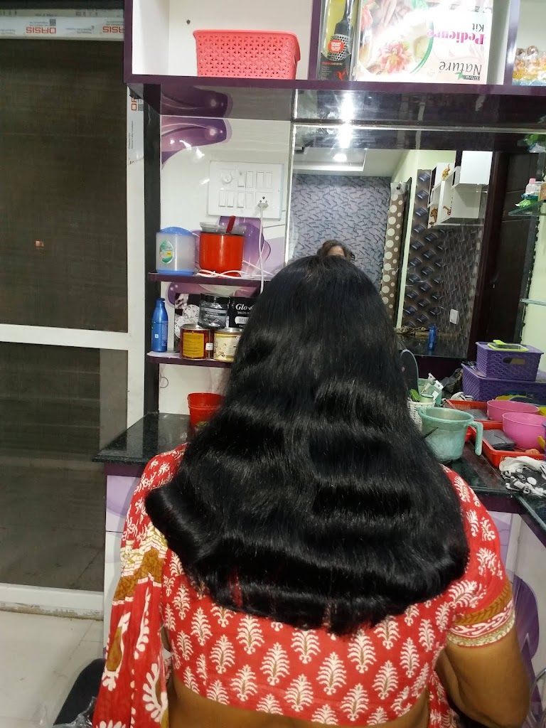 Saanvi Beauty Parlour