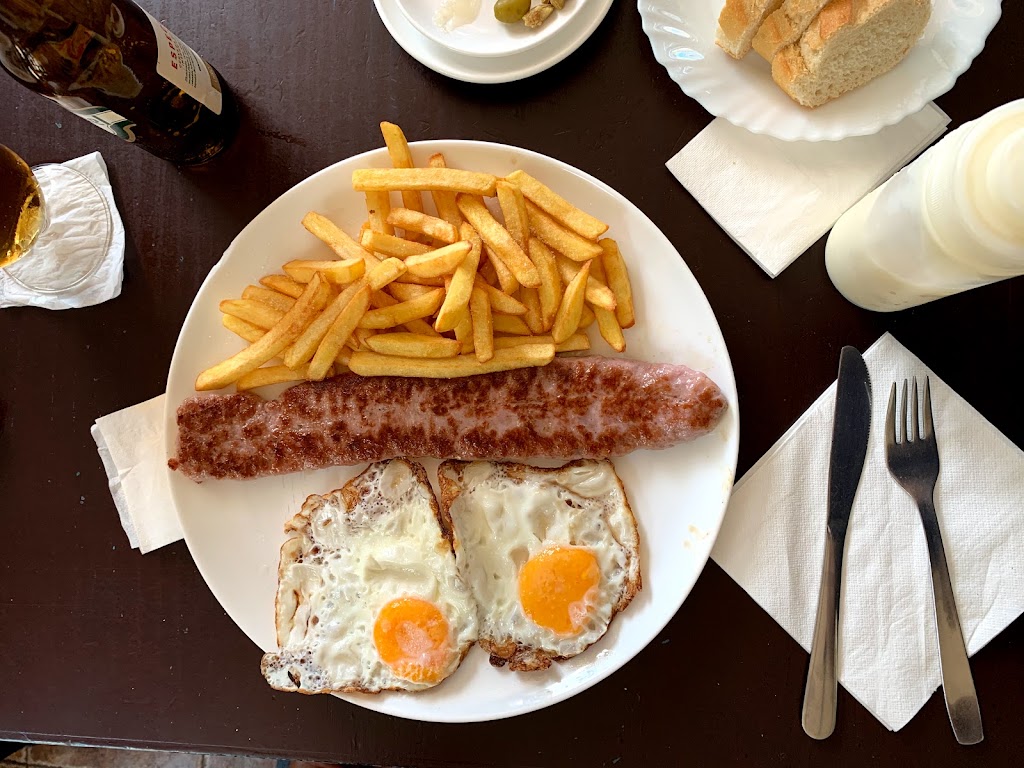BAR LA CASCADA — Comida y bebida