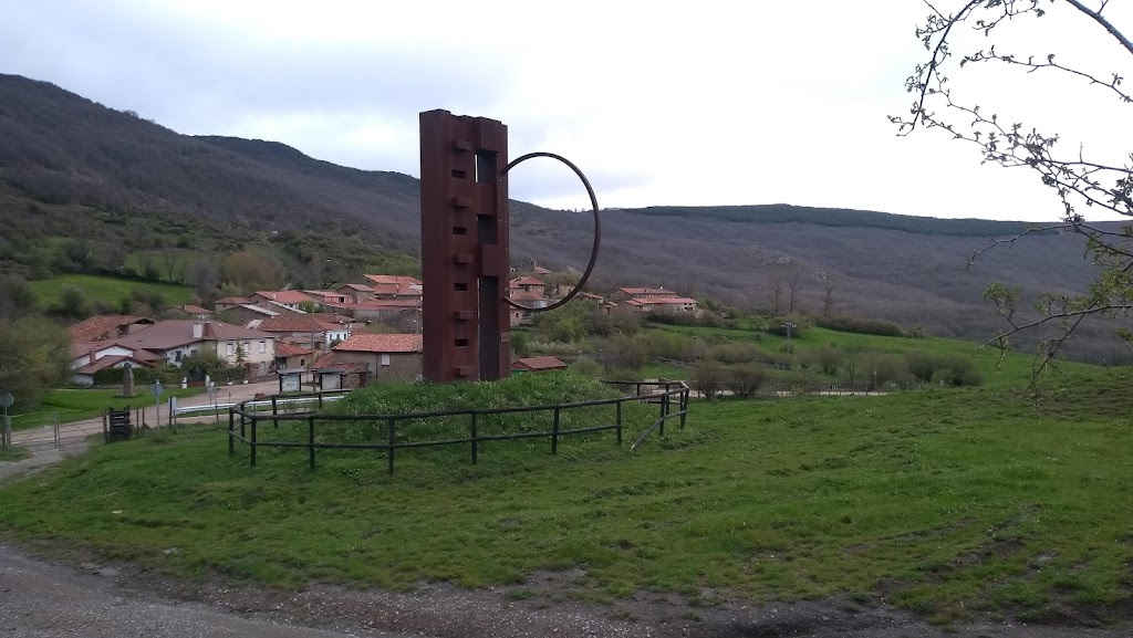 Senda Escultor Ursi
