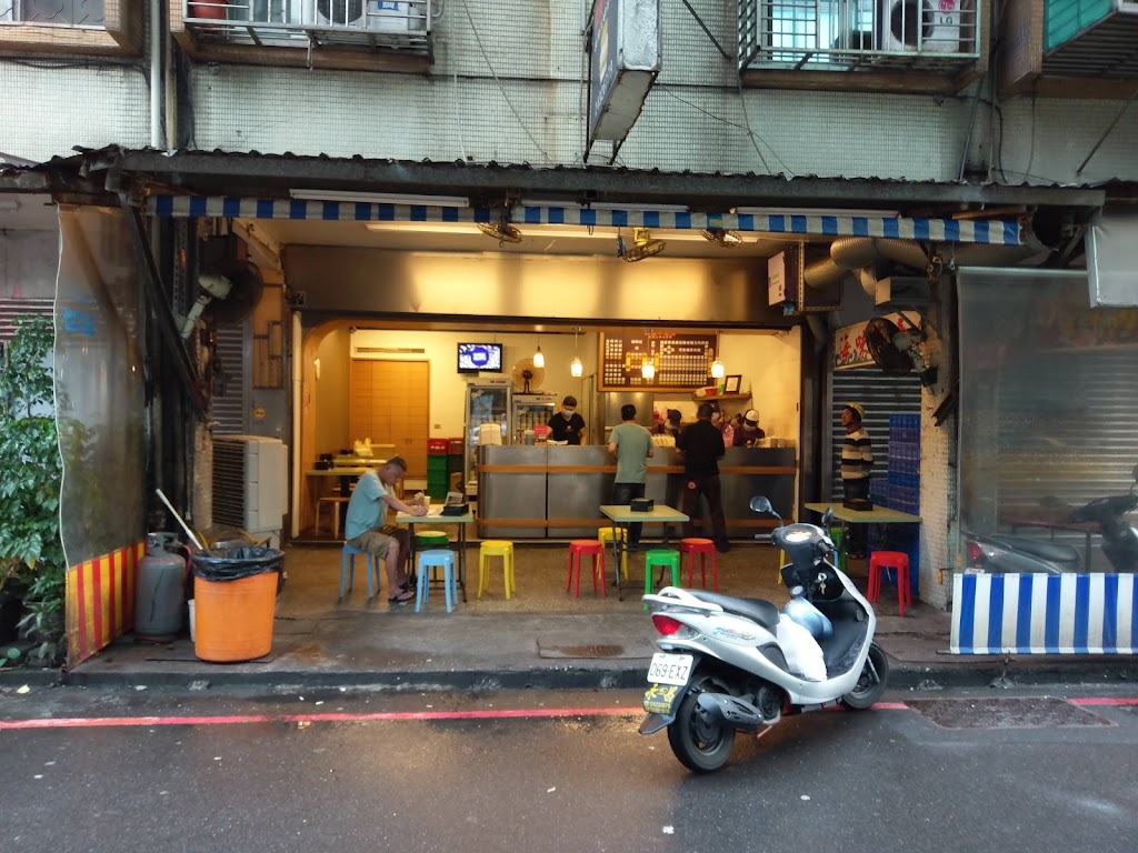 昇美早餐屋成功店（炭烤三明治專賣） 的照片