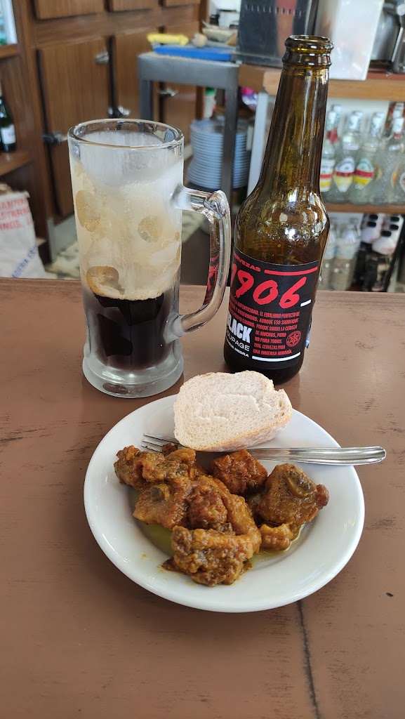 Cafe Bar el Pireo — Cerveza de raiz