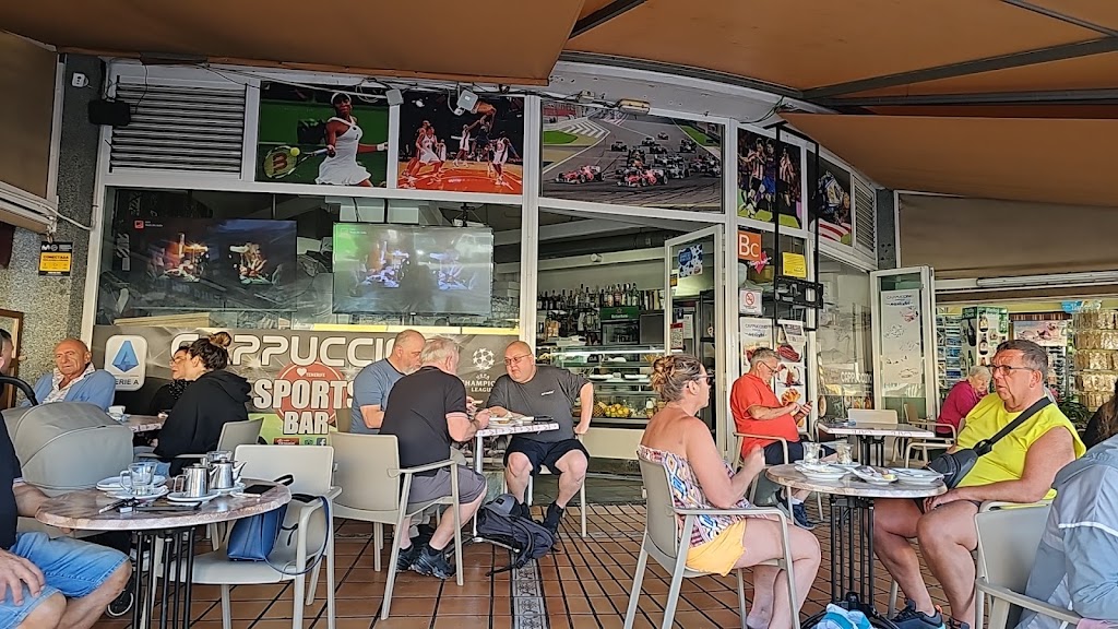 Cappuccino Sport Bar Del Camison — Ambiente