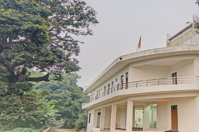 Oyo Shri Krishna Banquet Hall