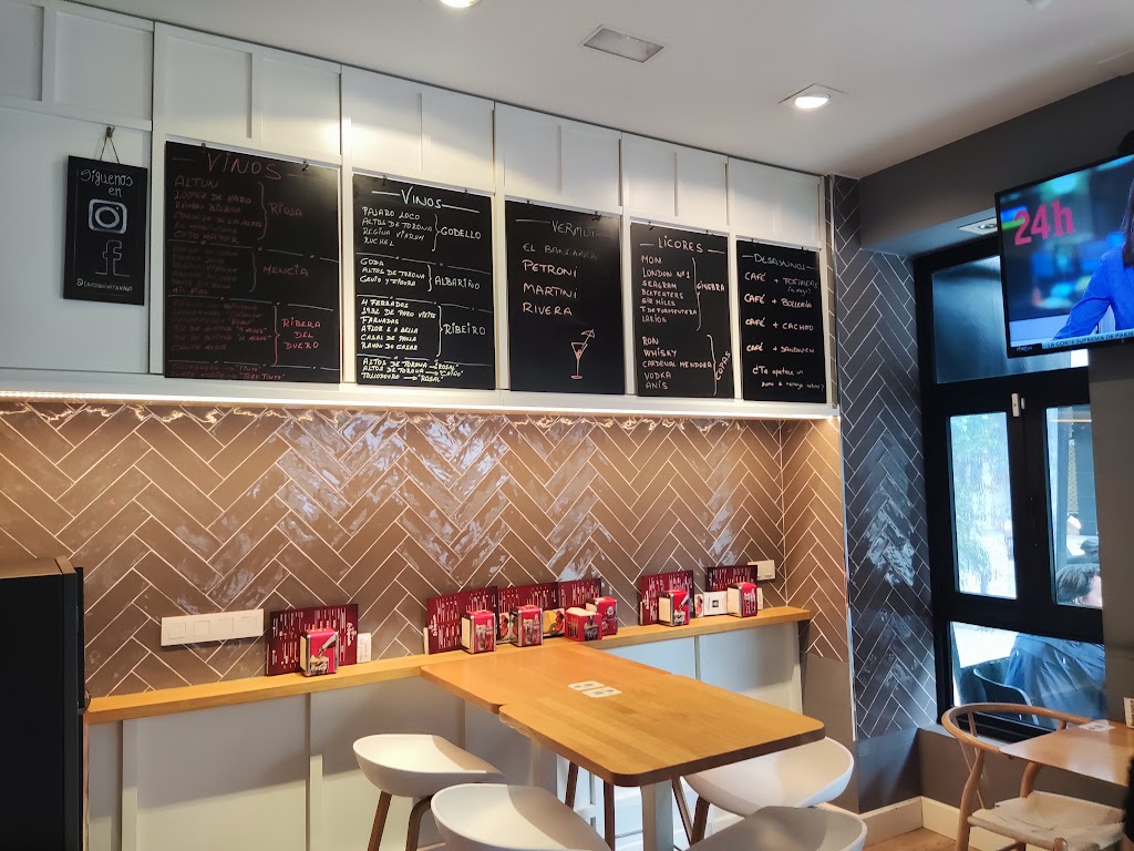 Cafe Bistro La Esquinita — Ambiente