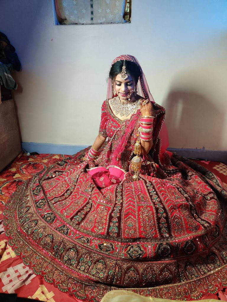 Best Ladies Beauty Salon Bridal Makeup Artist Beauty Parlour In Jabalpur