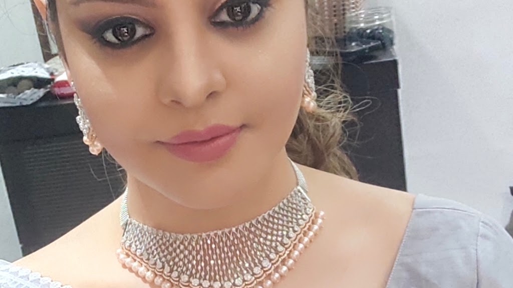 Horizon Professional Bridal Makeup Mehendi Artist