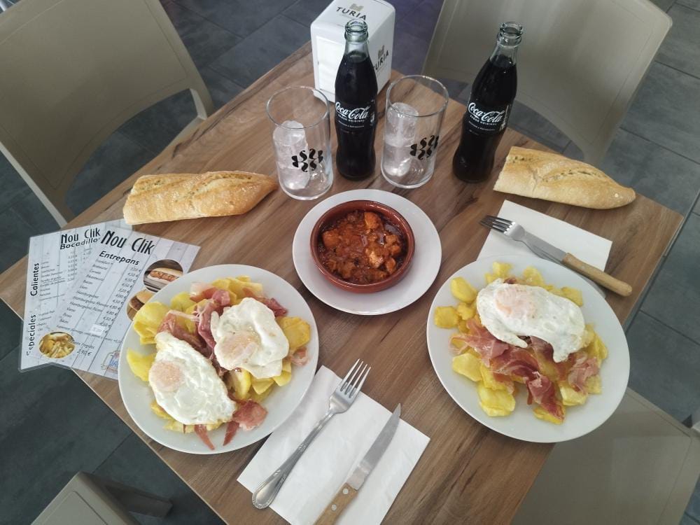 Bar Clik — Comida y bebida