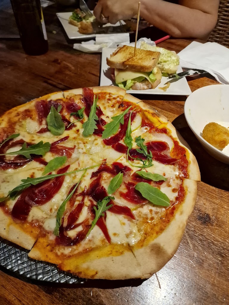 Arrigunaga Layback - Skate And Surf Bar — Pizza
