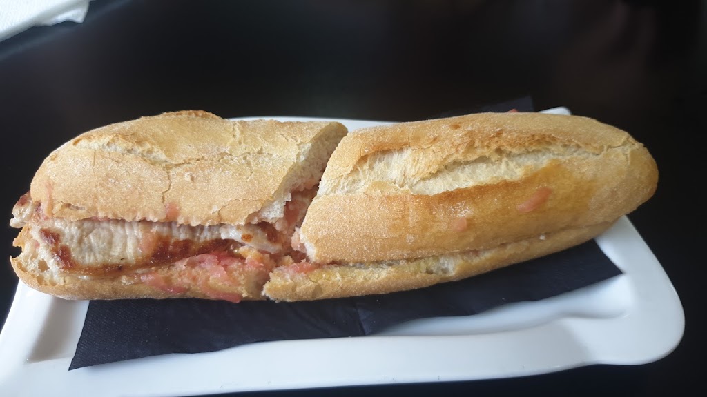 Bar Nou Teules — Comida y bebida