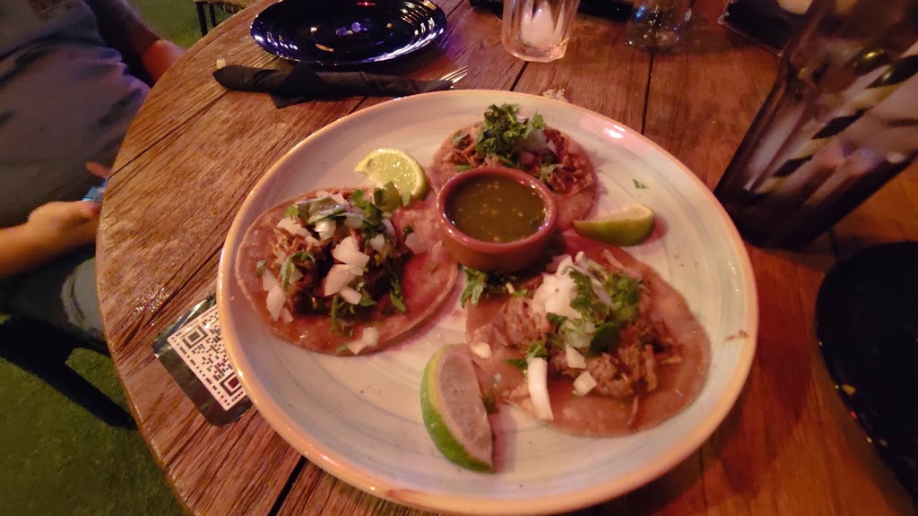 Bar Kora Bormujos — Comida y bebida