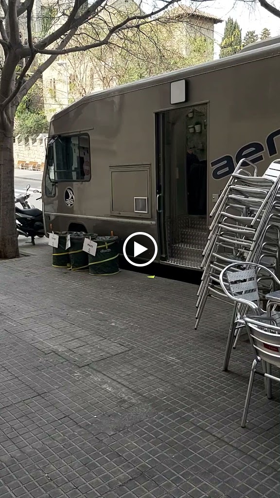 Esglesia Major Pizzeria Doner Kebab — Videos