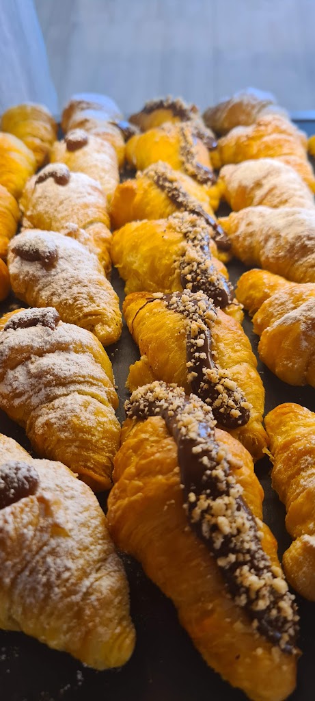 Moon The New Croissant — Comida y bebida