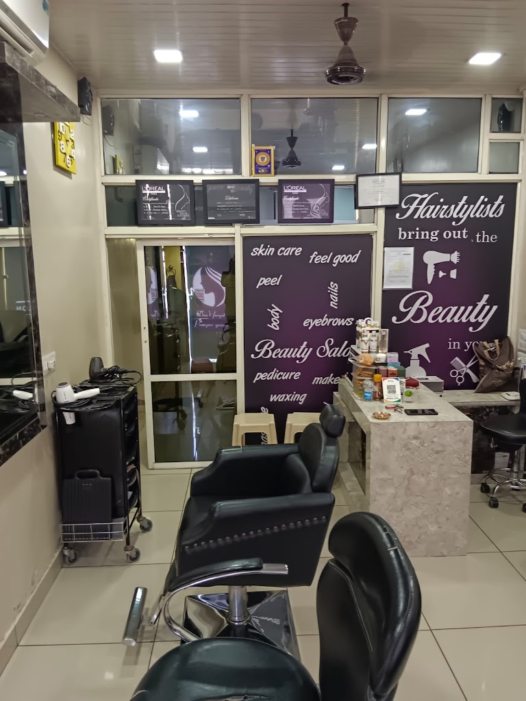 Hiral Beauty Salon