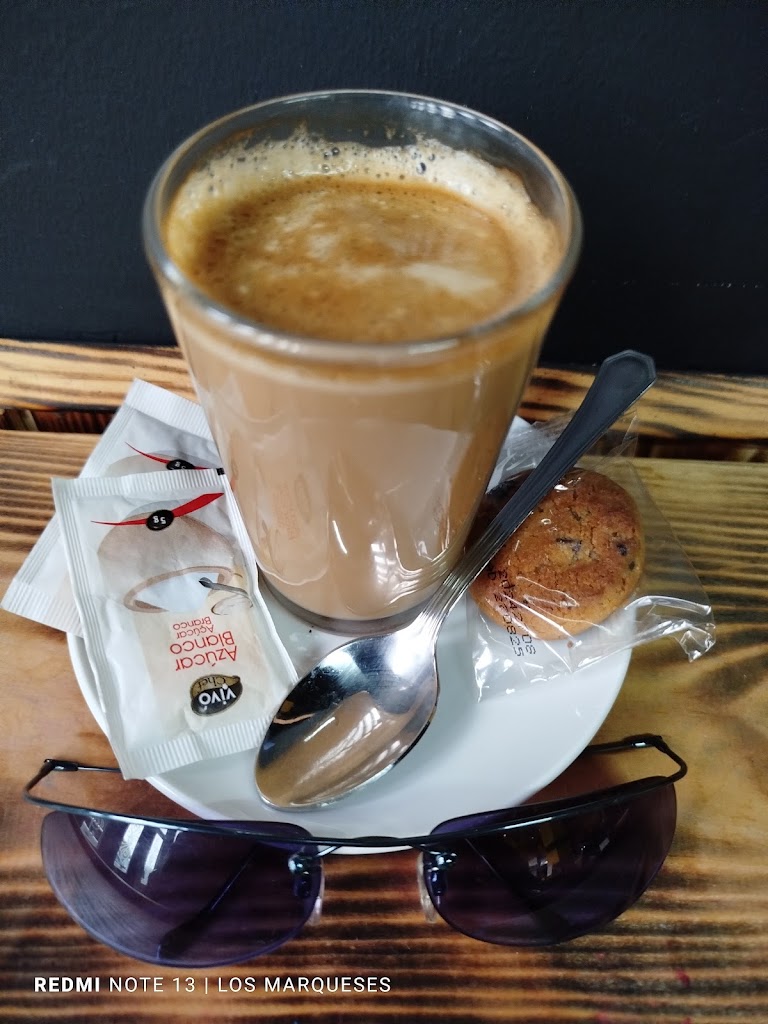 Cafeteria Indiana — Comida y bebida