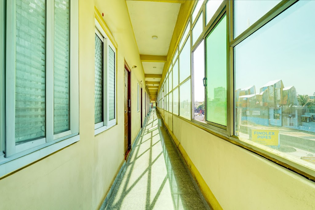 Shanmuga Guest House A C