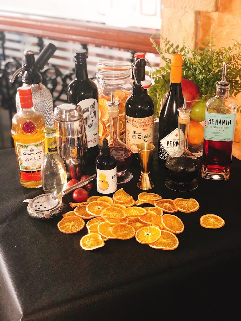 El Desfiladero Restaurante. — Comida y bebida