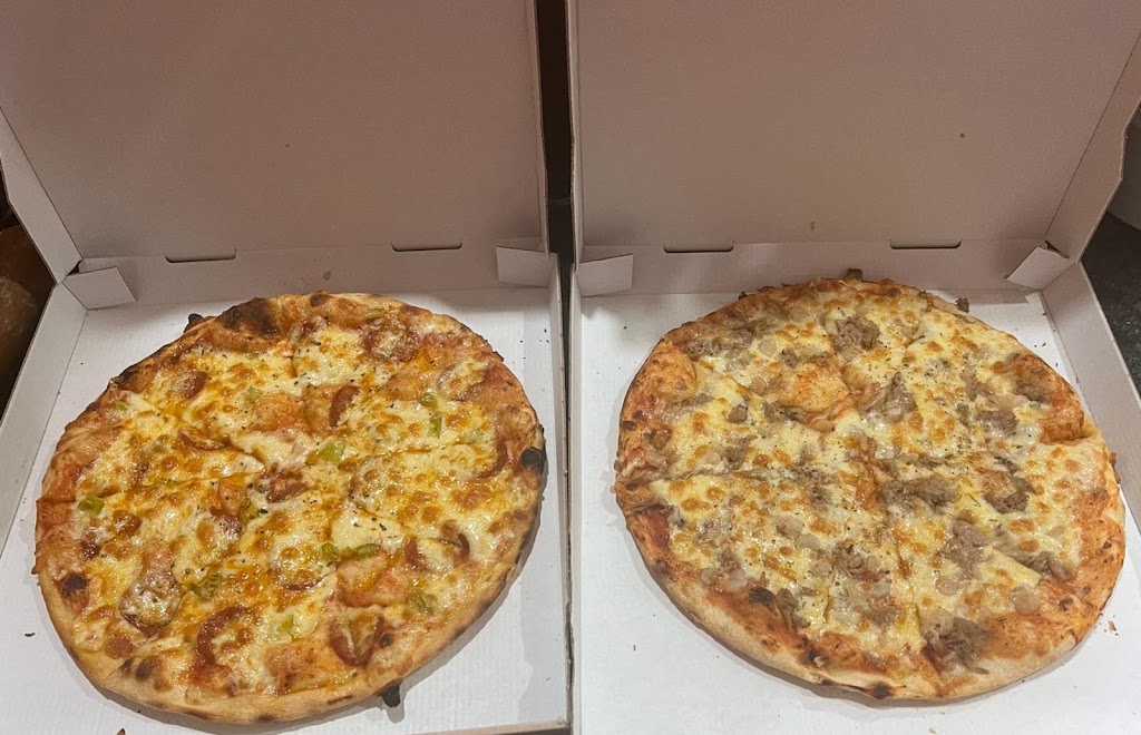 Renu pizzeria — Comida y bebida