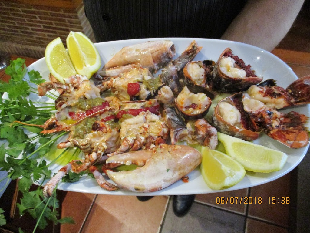 Meson Navarro III — Comida y bebida
