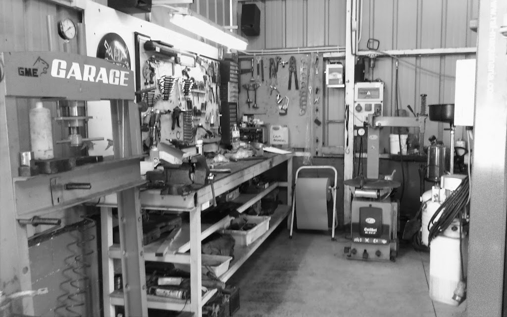 421 Garage — Del propietario