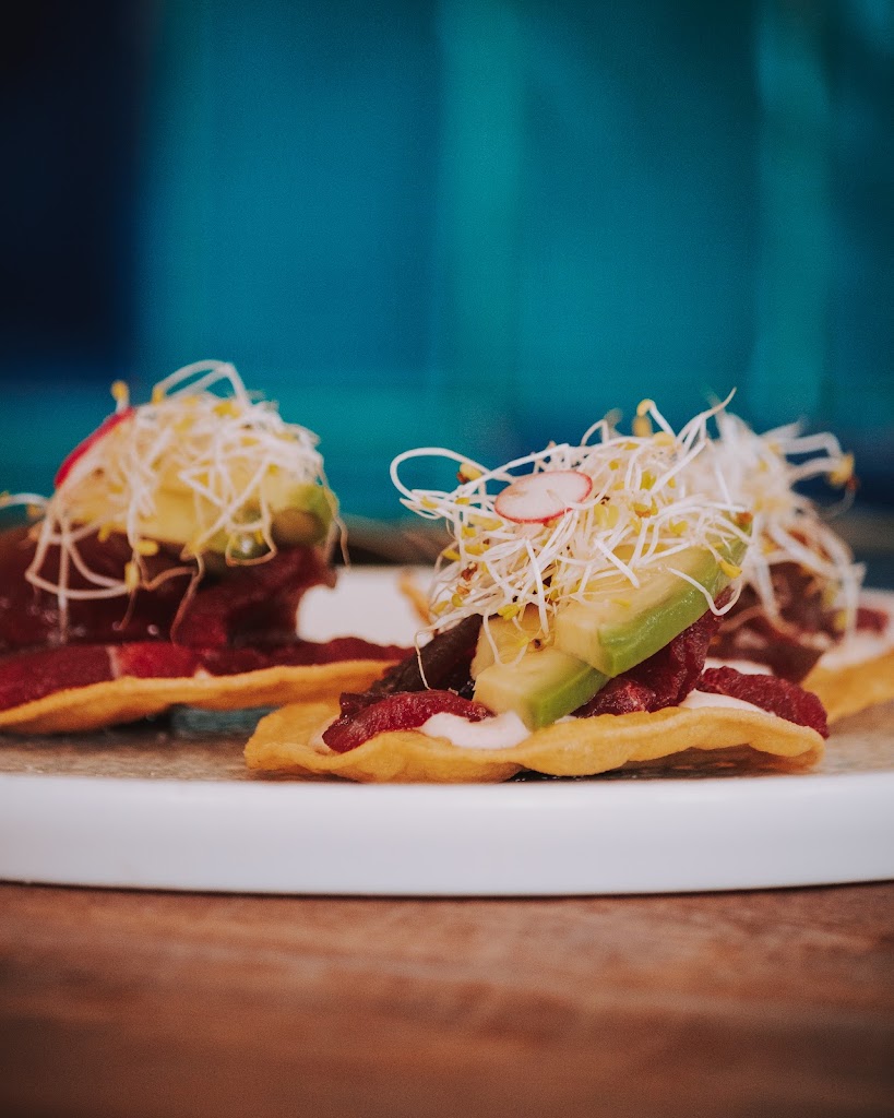 KANAIA central — Comida y bebida