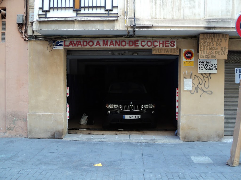 Lavado A Mano De Coches — Exterior