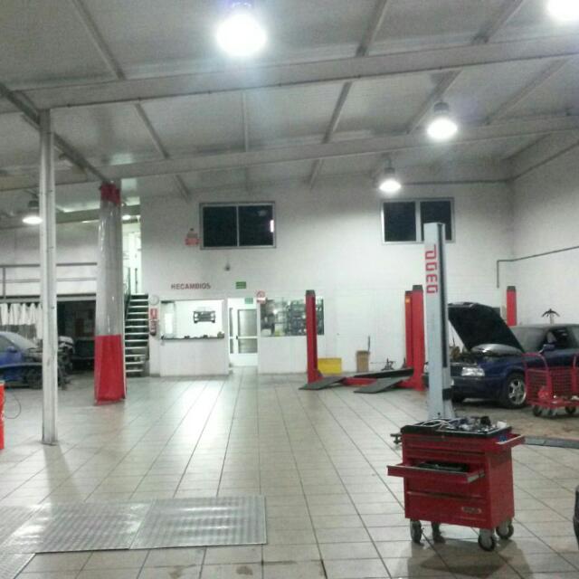 Monterrey Automocion — Interior